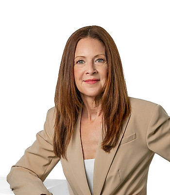 Portrait of Catherine Malyszko, REALTOR®.