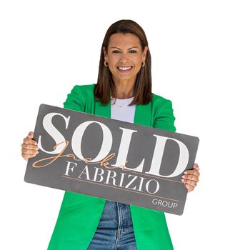 Portrait of Jacki Fabrizio, REALTOR®.